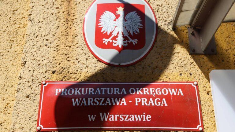 Tabliczka informacyjna na siedzibie Prokuratury Okręgowej Warszawa-Praga