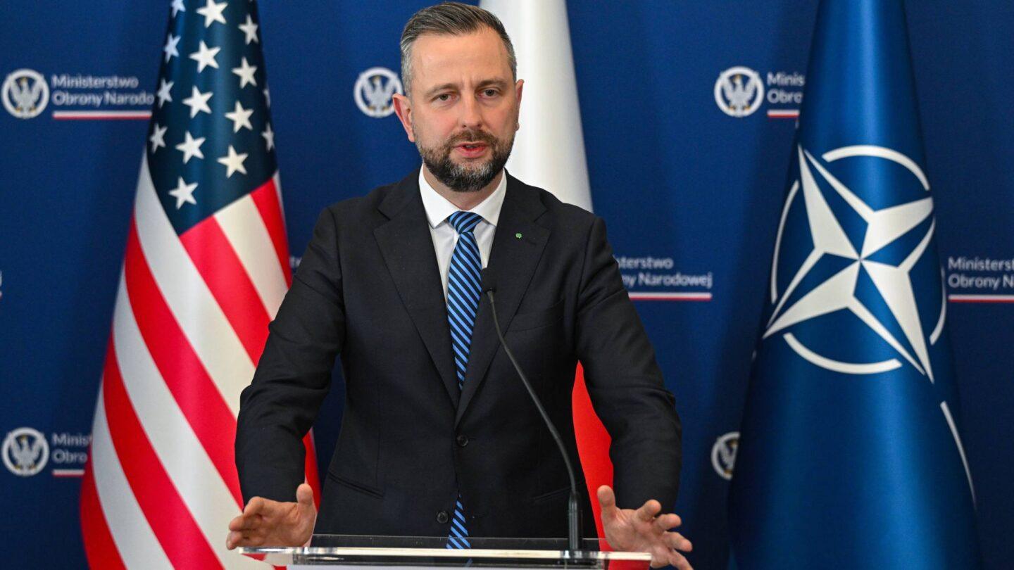 Wicepremier, szef MON Władysław Kosiniak-Kamysz na konferencji prasowej w siedzibie resortu w Warszawie