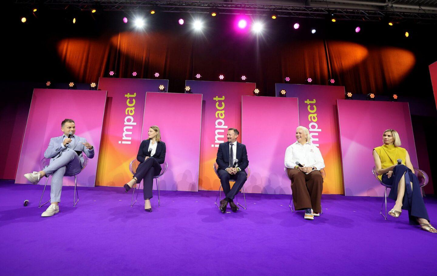 Uczestnicy dyskusji: „Życie po gwizdku – druga kariera sportowca”. Grzegorz Nawacki, Patrycja Wyciszkiewicz, Adam Małysz, Anita Włodarczyk oraz Iga Baumgart-Witan.