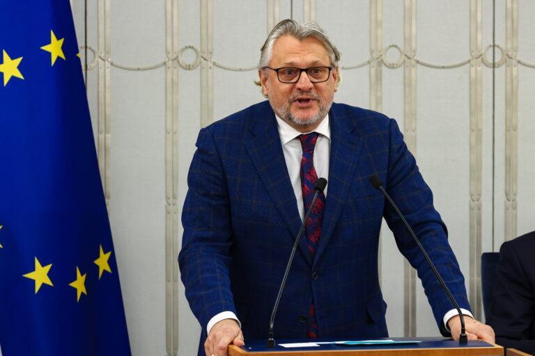 Tomasz Lenz w trakcie obrad senatu