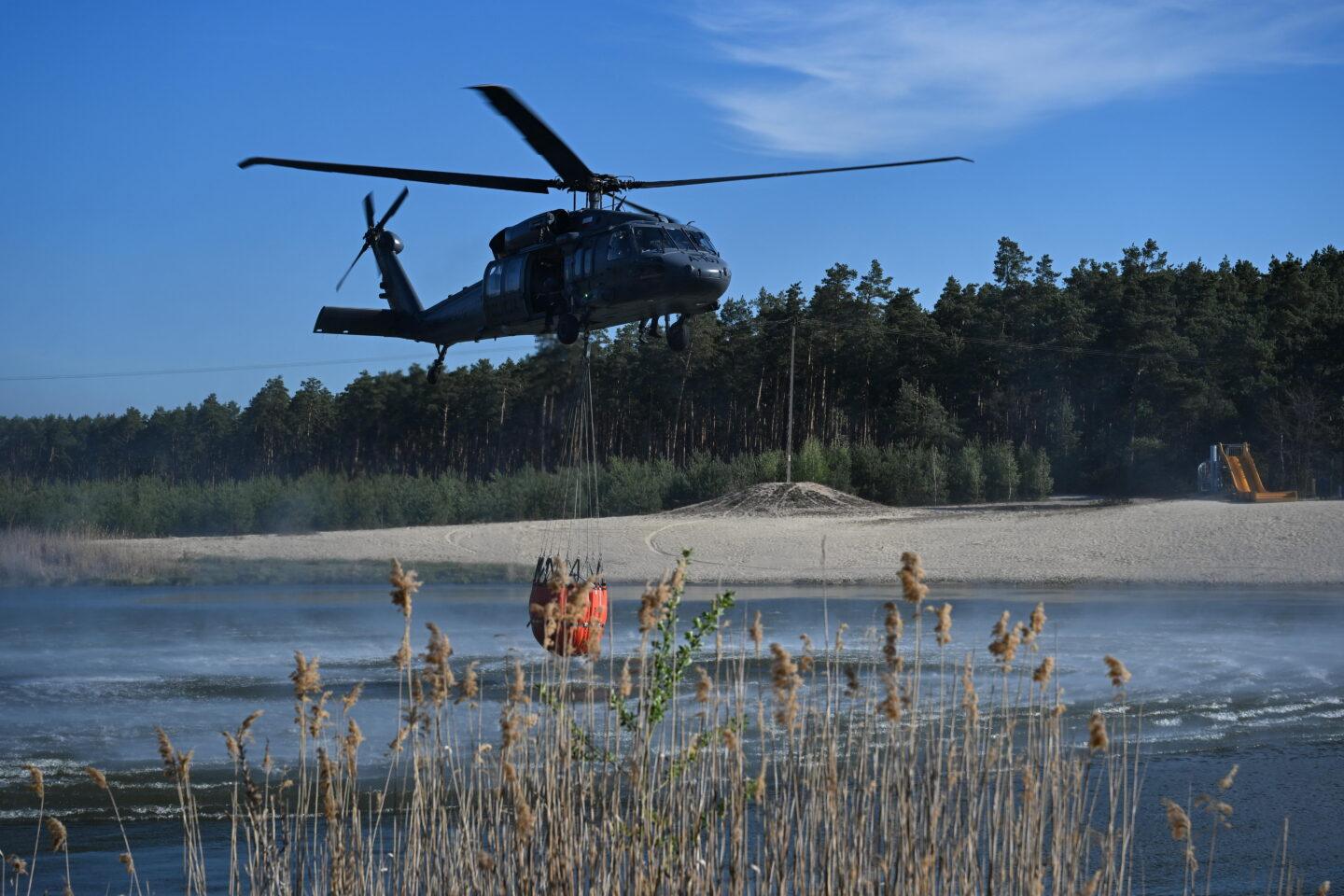 Policyjny śmigłowiec Black Hawk