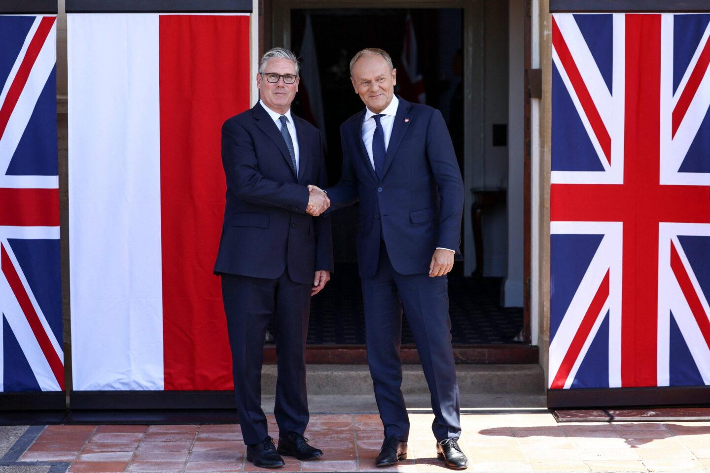 Od lewej: premier Wielkiej Brytanii Keir Starmer i premier Polski Donald Tusk