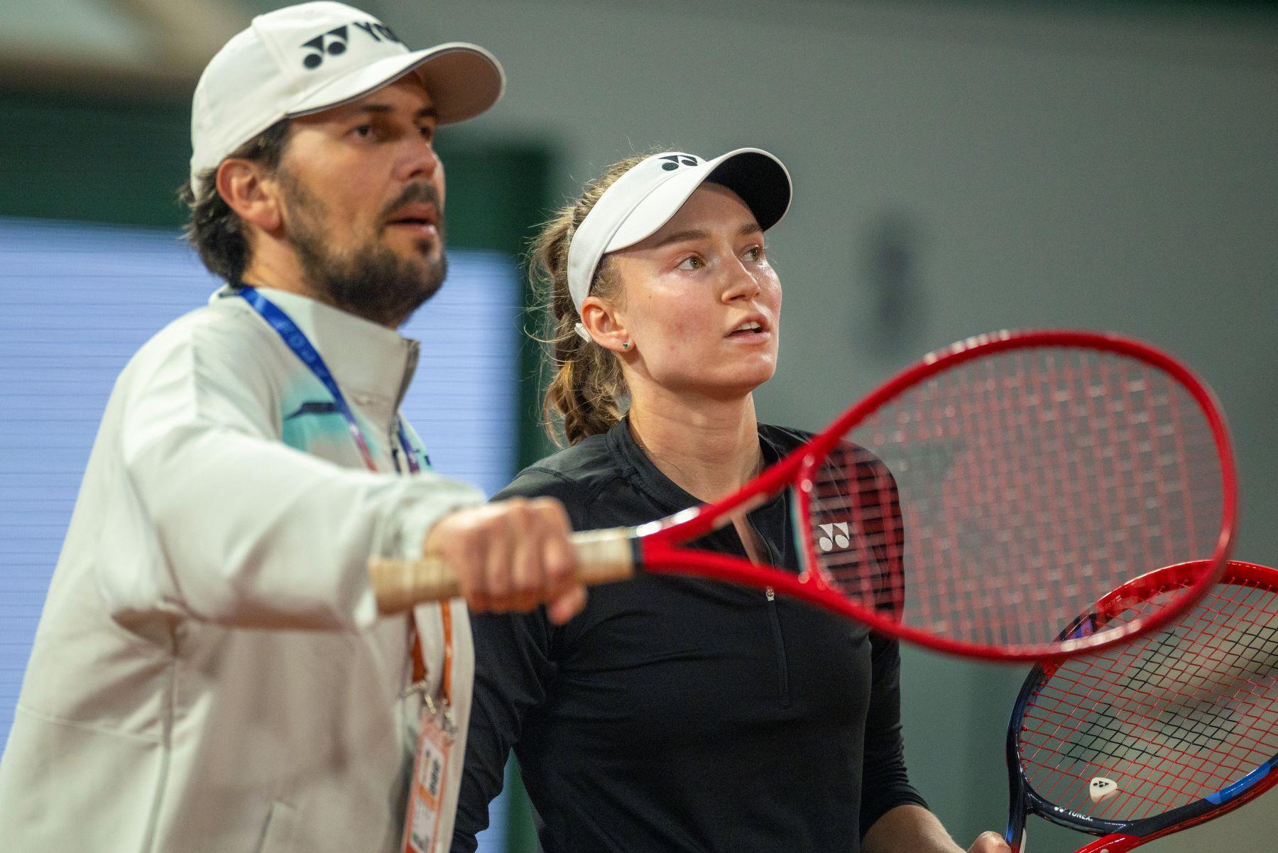Tenisistka Jelena Rybakina i jej trener Stefano Vukov