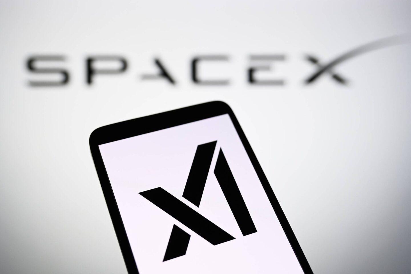 Logo xAI i SpaceX