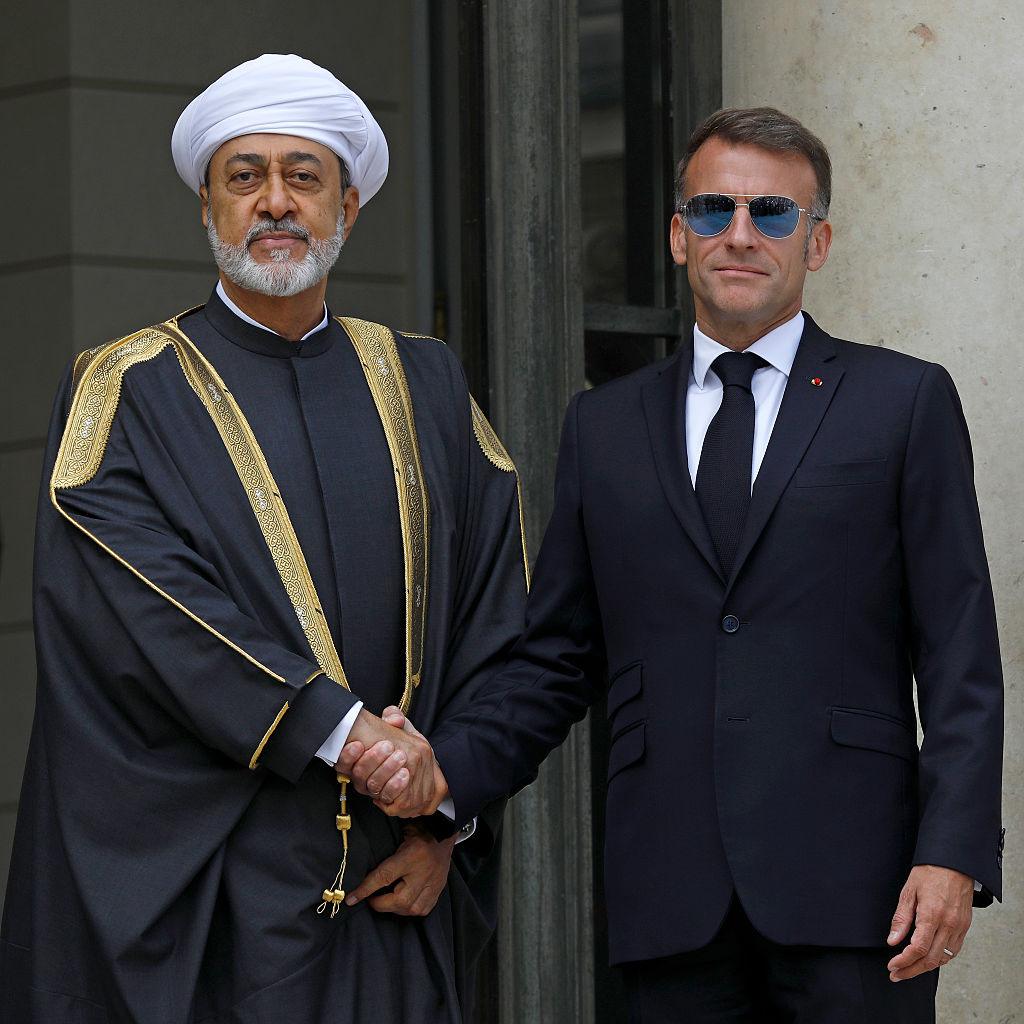 Prezydent Francji Emmanuel Macron i sułtan Omanu Hajsam ibn Tarik al-Said