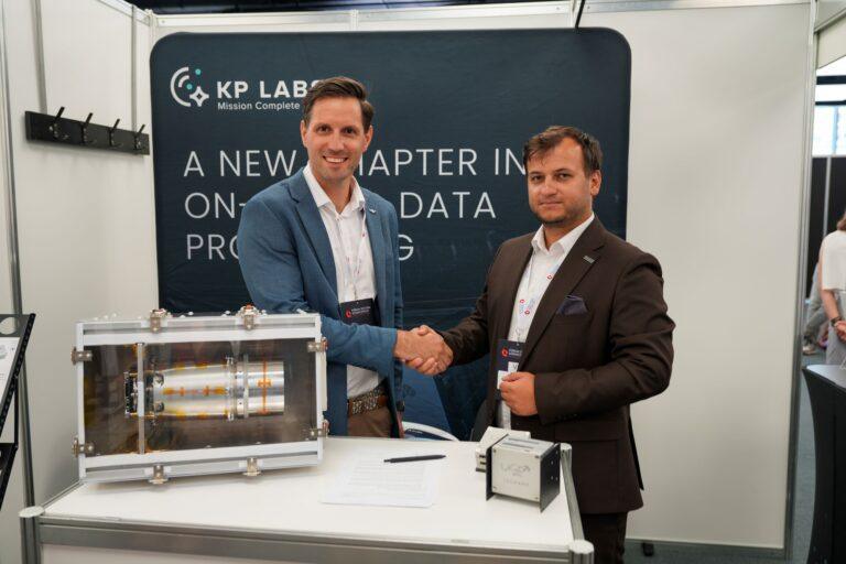 CEO KP Labs Michał Zachara (po lewej) oraz COO Scanway Mikolaj Podgórski