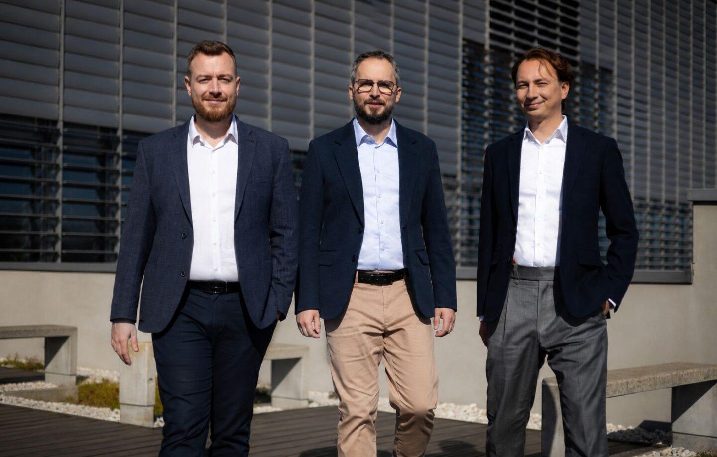 Od lewej: Wojciech Haremza (dyrektor generalny grupy Icea), Piotr Bydłowski (założyciel grupy Icea) oraz Michał Kamiński (partner zarządzający w funduszu Lynx Trail Capital)