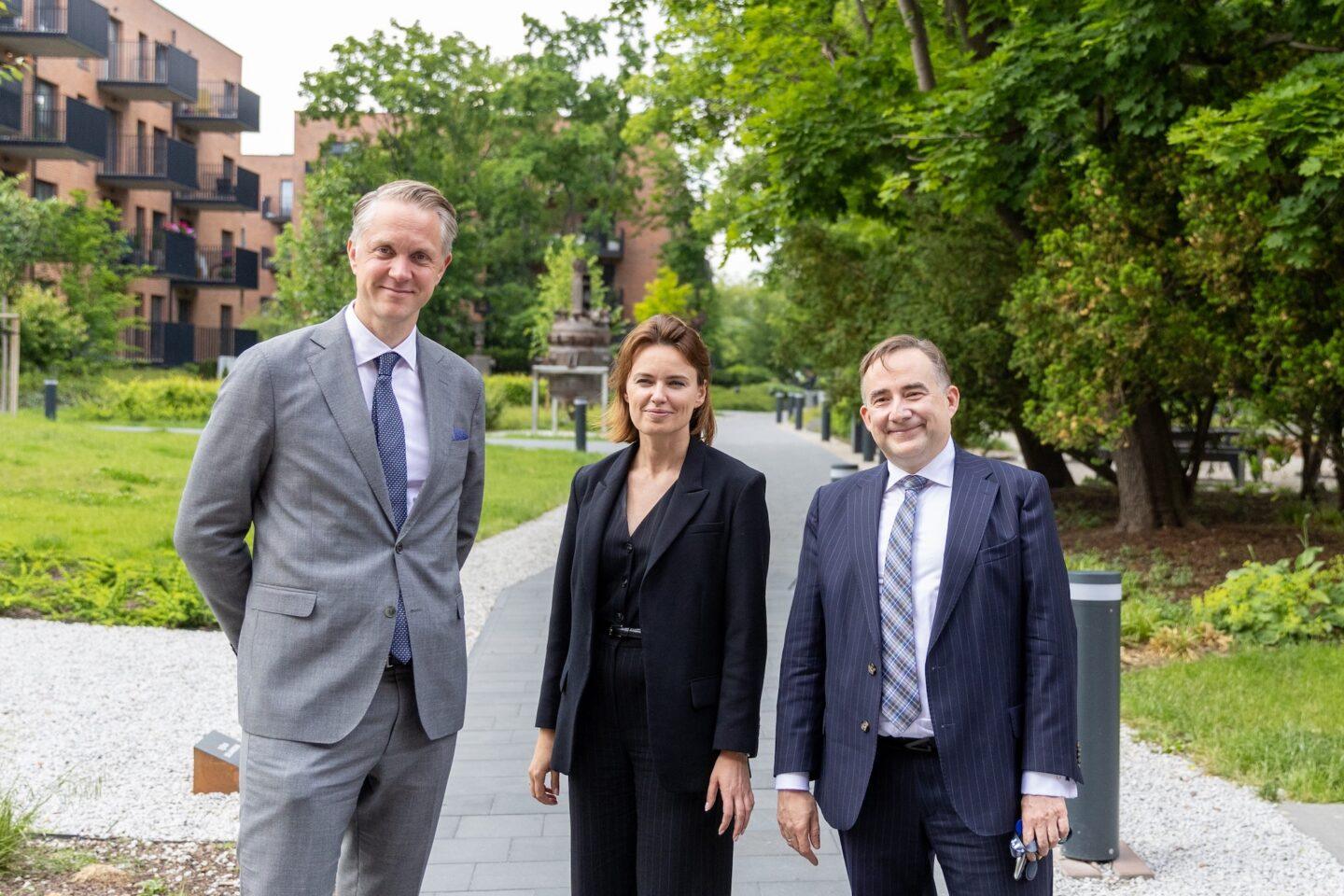 Władze spółki YIT - prezes, Heikki Vuorenmaa, Justyna Filipczak, Dyrektor Wykonawczy ds. Budownictwa Mieszkaniowego w Europie Środkowo-Wschodniej oraz członkini zespołu zarządzającego YIT oraz Leszek Stankiewicz, prezes YIT Polska.