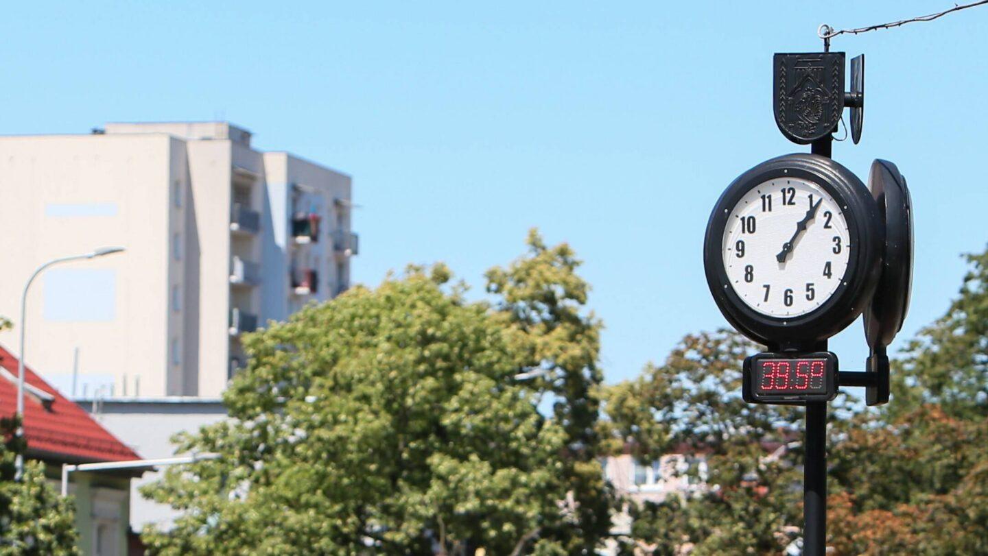 Termometr wskazujący temperaturę powyżej 39 stopni w Słubicach