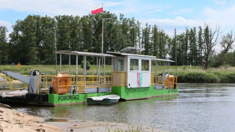 Nieczynna przeprawa promowa z powodu niskiego stanu Odry