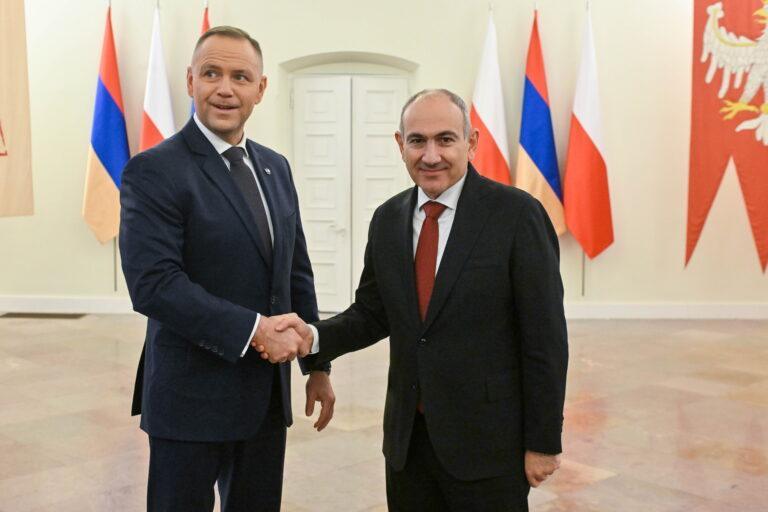 Nikol Paszynian, Bartosz Cichocki
