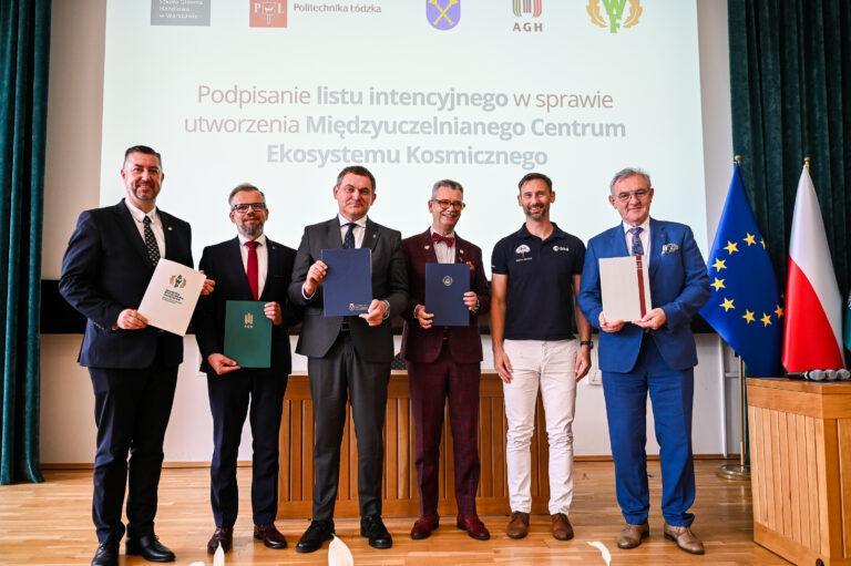 Podpisanie listu intencyjnego uczelni w sprawie utworzenia Międzyuczelnianego Centrum Ekosystemu Kosmicznego.