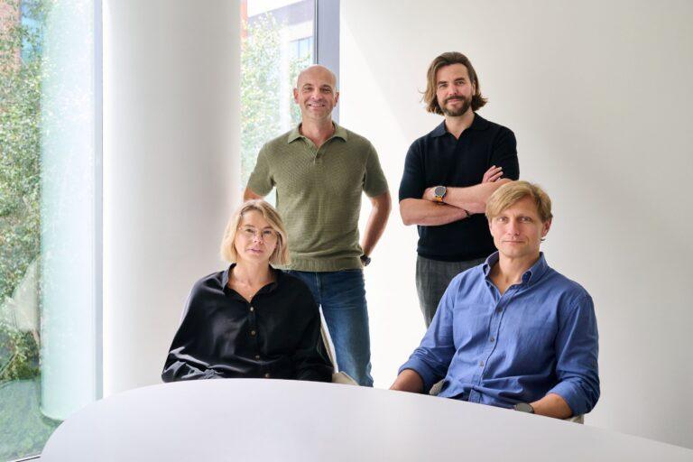 Od lewej: Agnieszka Korzeniewska (dyrektor operacyjna i współzałożycielka Clicktransu), Krzysztof Konopiński (partner w Spire Capital Partners), Daniel Dąbrowski (dyrektor inwestycyjny w Spire Capital Partners) oraz Michał Brzeziński (prezes i współzałożyciel Clicktransu)