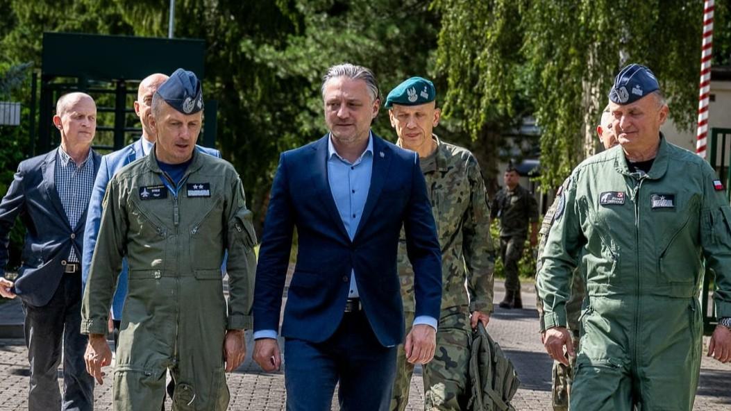 Szef BBN Bartosz Godecki z wizytą w Centrum Operacji Powietrznych. Fot. mat. prasowe