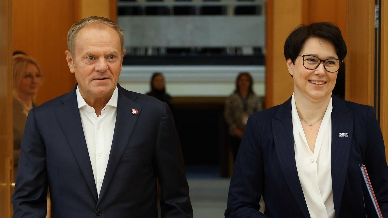 Premier Donald Tusk i nowa minister Joanna Knapińska. Fot. mat. prasowe KPRM