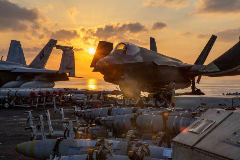 F-35 na pokładzie amerykańskiego lotniskowca