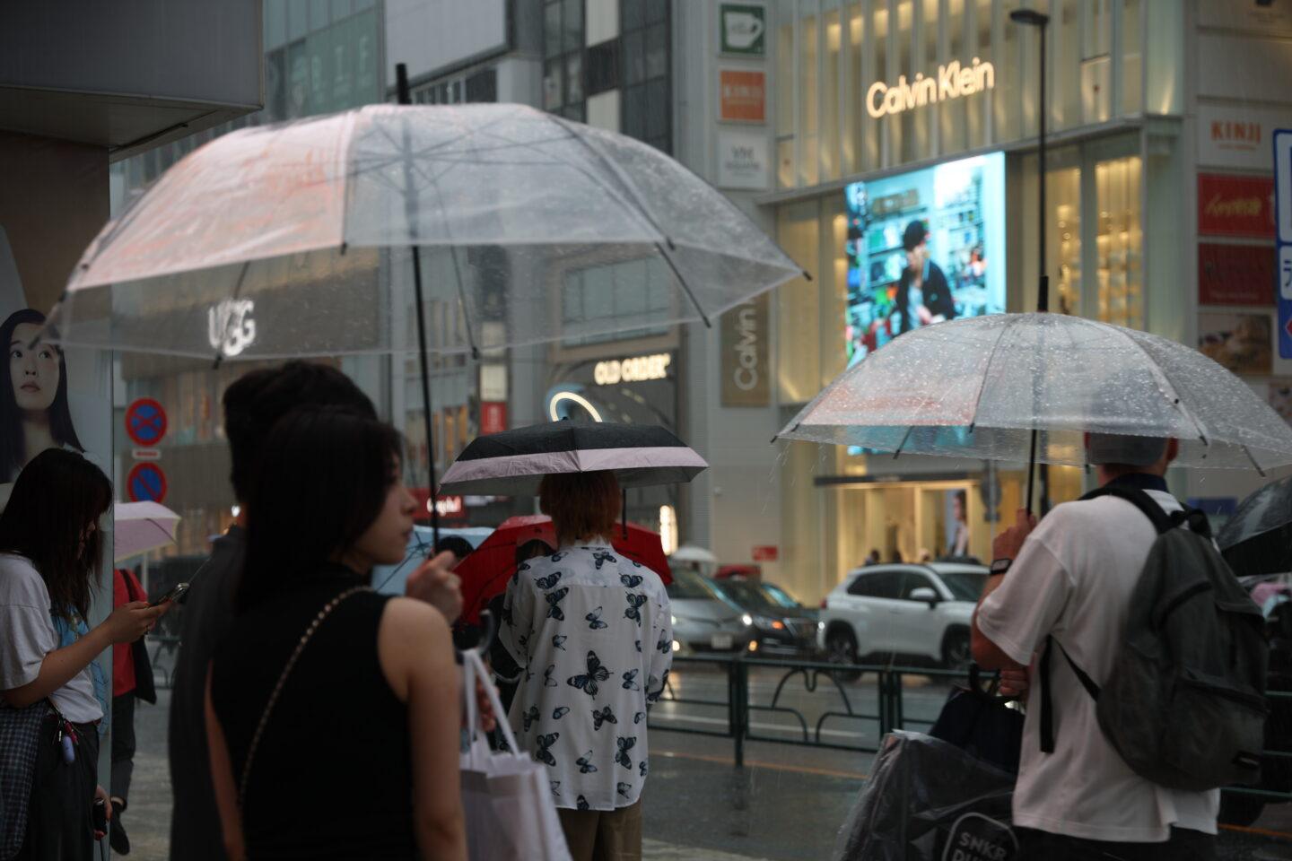 Rekordowe opady deszczu w dzielnicy Harajuku w Tokio, 13 sierpnia 2026 r. Fot. Atsuko Tanaka/Getty Images