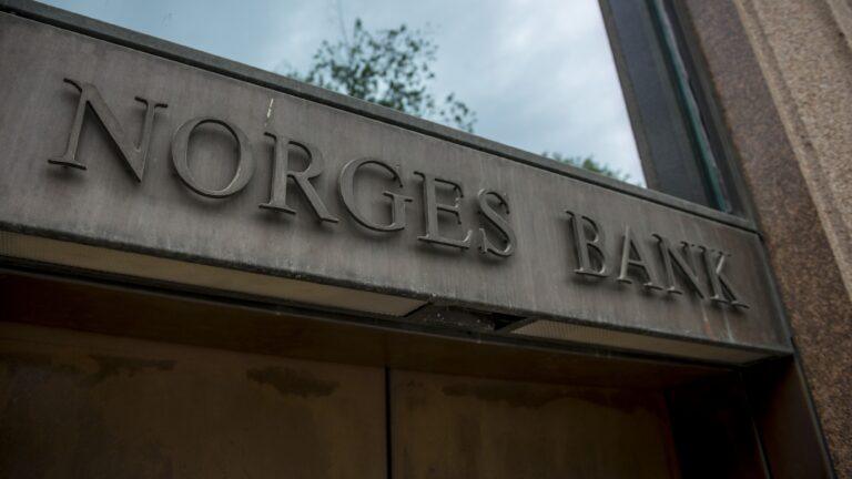 Logo Norges Bank. Fot. Kristian Helgesen/Bloomberg via Getty Images