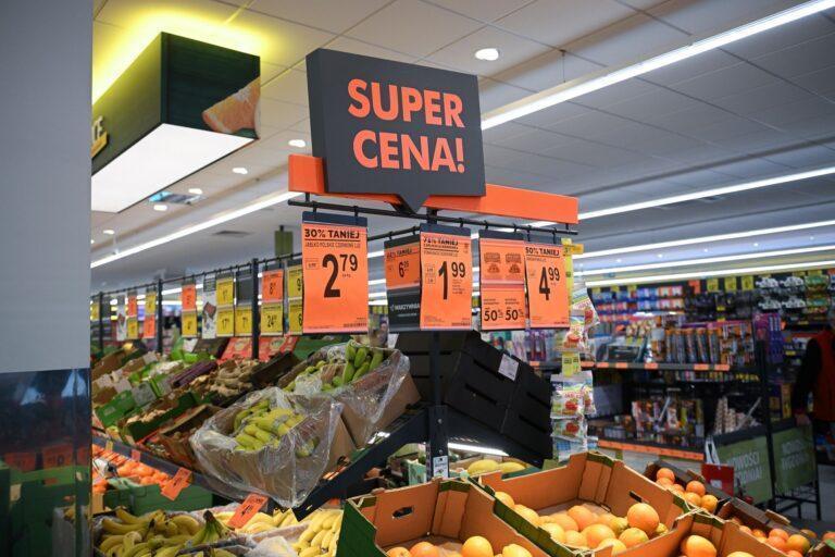 Informacja o cenach w supermarkecie, dyskoncie Biedronka