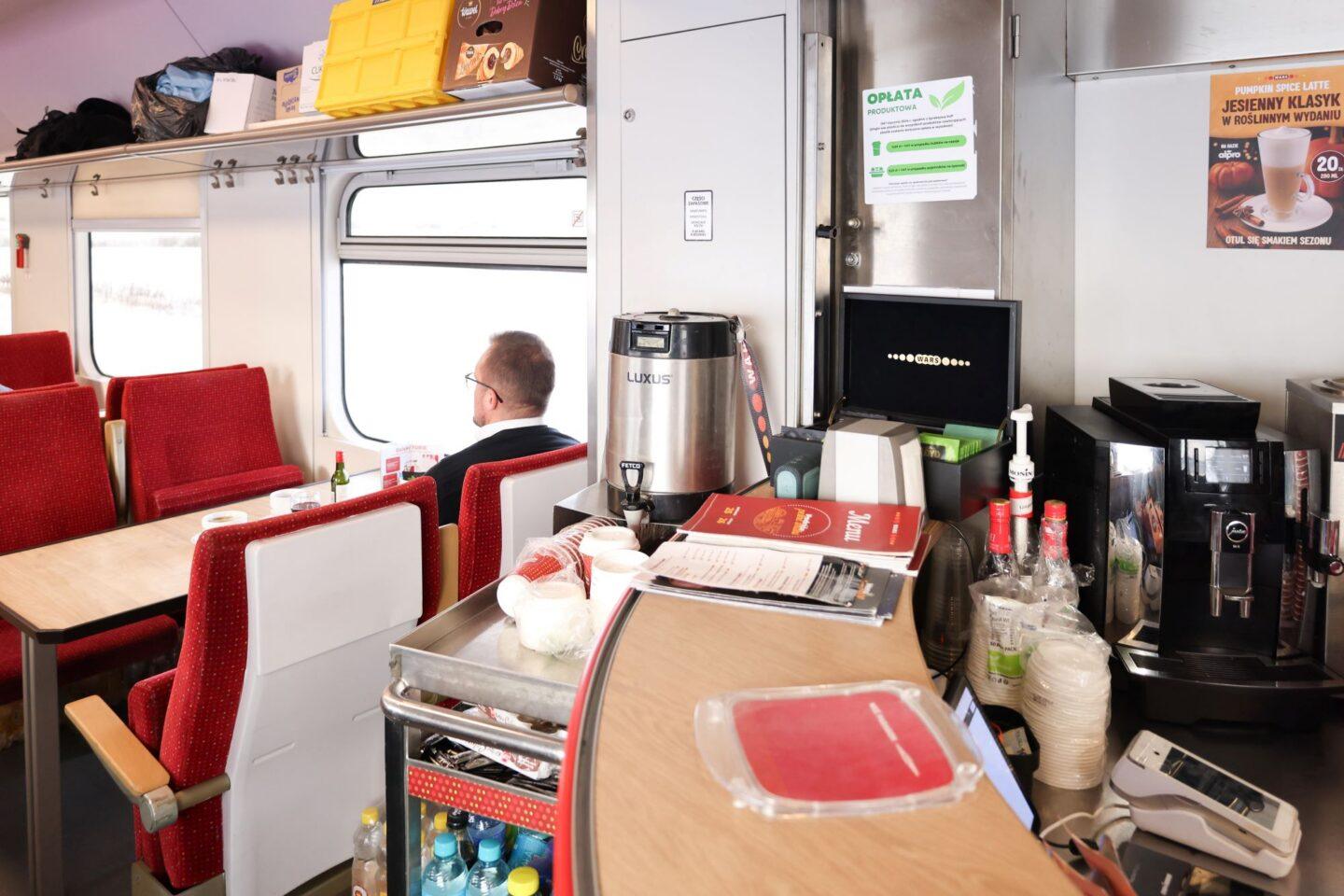 Wagon Warsu w pociągu PKP Intercity