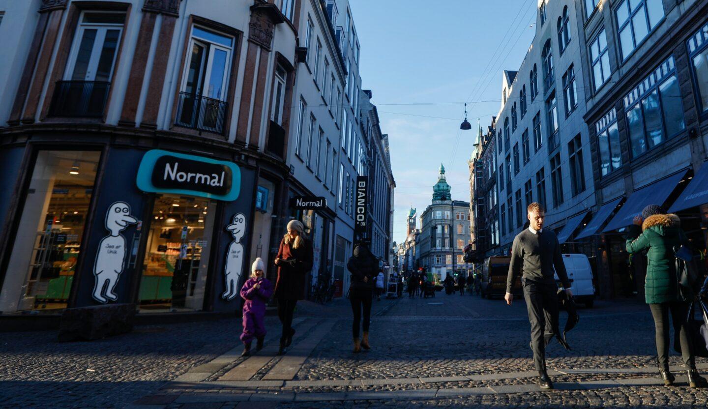 Sklep sieci Normal przy Strøget, głównej ulicy handlowej Kopenhagi.