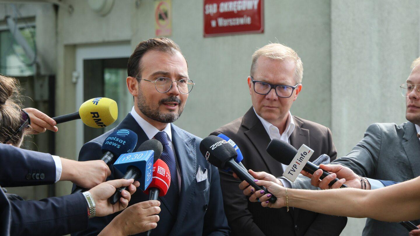 Obrońcy Mieszka R., mec. Maciej Zaborowski i mec. Jacek Potulski. Fot. PAP/Rafał Guz
