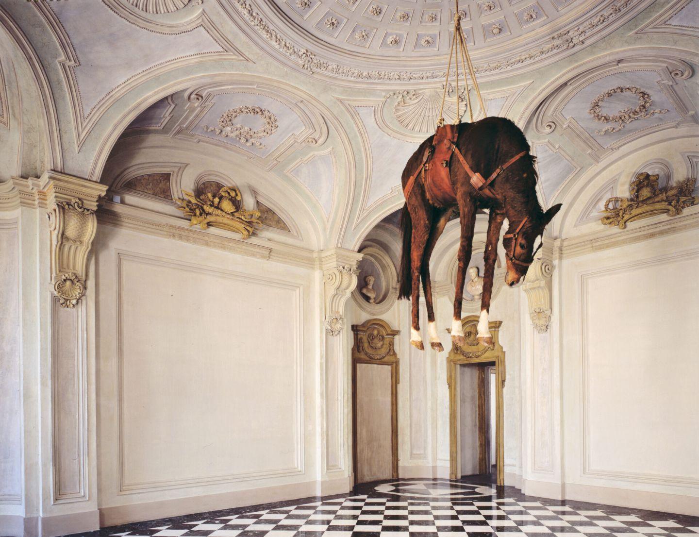 Neue Nationalgalerie Maurizio Cattelan Novecento 1997 Castello di Rivoli Torino.