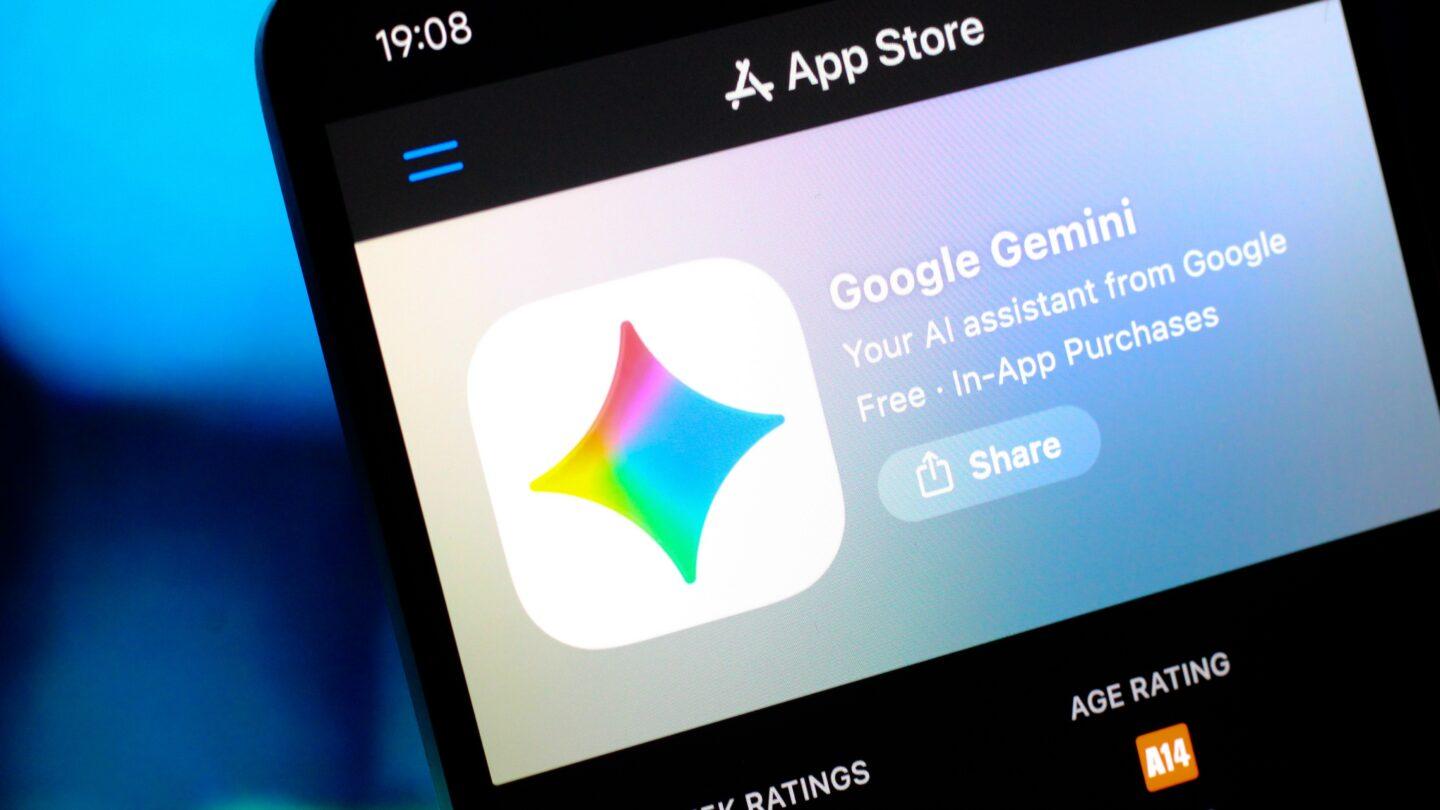 Aplikacja Gemini na ekranie smartfona. Fot. Thomas Fuller/SOPA Images/LightRocket via Getty Images