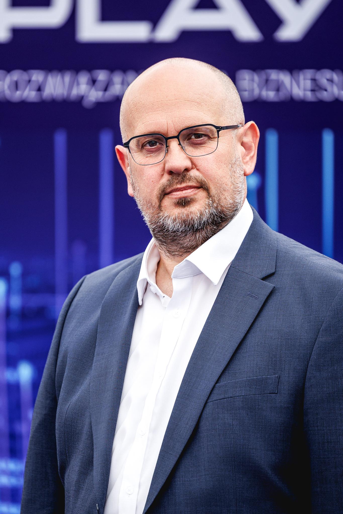 Marcin Kubit, Play