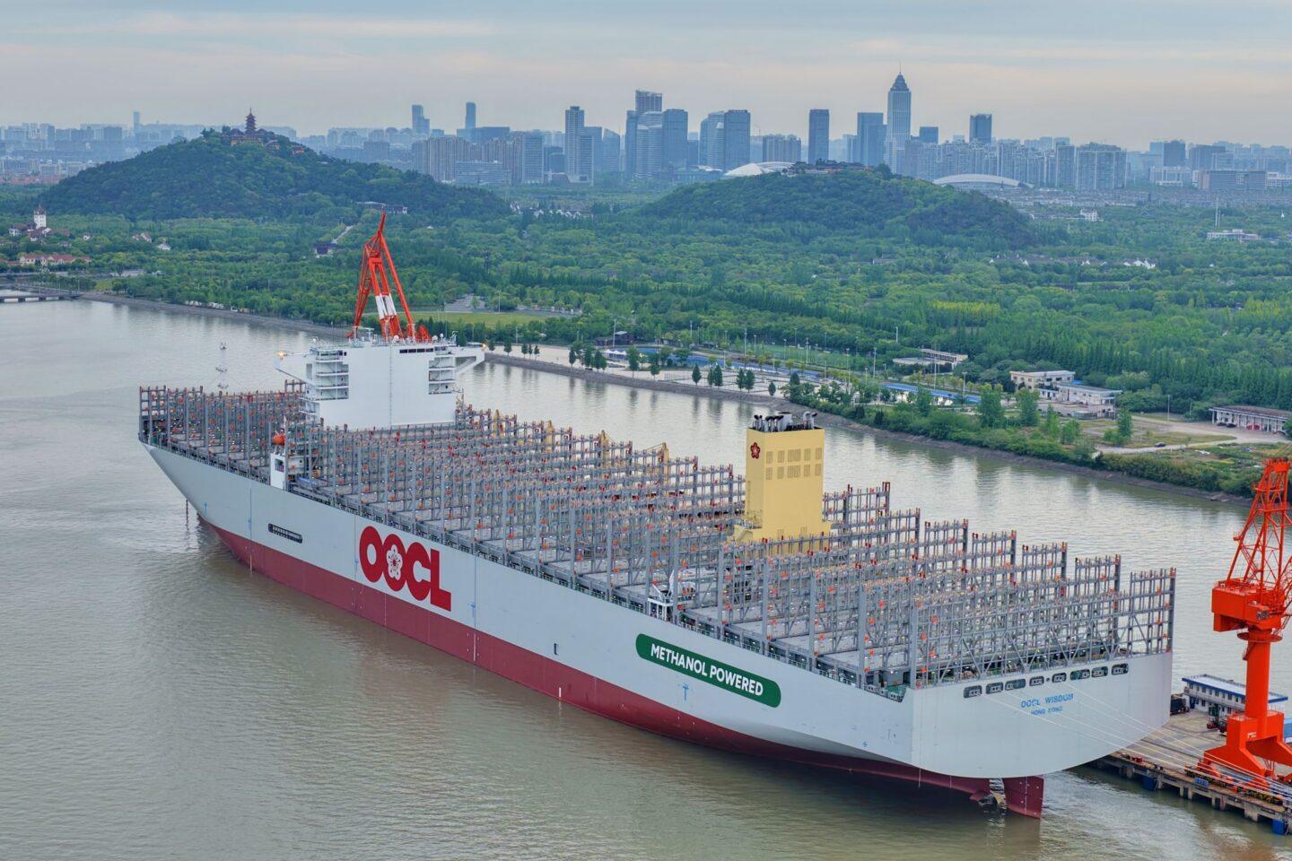 OOCL Wisdom w chińskim Nantongu