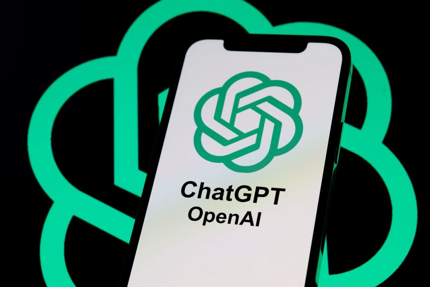 Logo Open AI na smartfonie