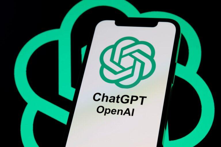 Logo Open AI na smartfonie