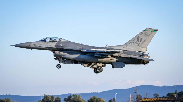 Myśliwiec General Dynamics F-16C Fighting Falcon należący do Sił Powietrznych Stanów Zjednoczonych. Fot. Gianluca Vannicelli / ipa-agency Dostawca: PAP/PA