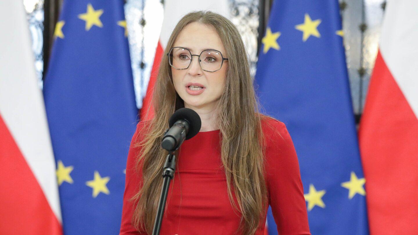 Minister rodziny, pracy i polityki socjalnej Agnieszka Dziemianowicz-Bąk. Fot. PAP/Tomasz Gzell