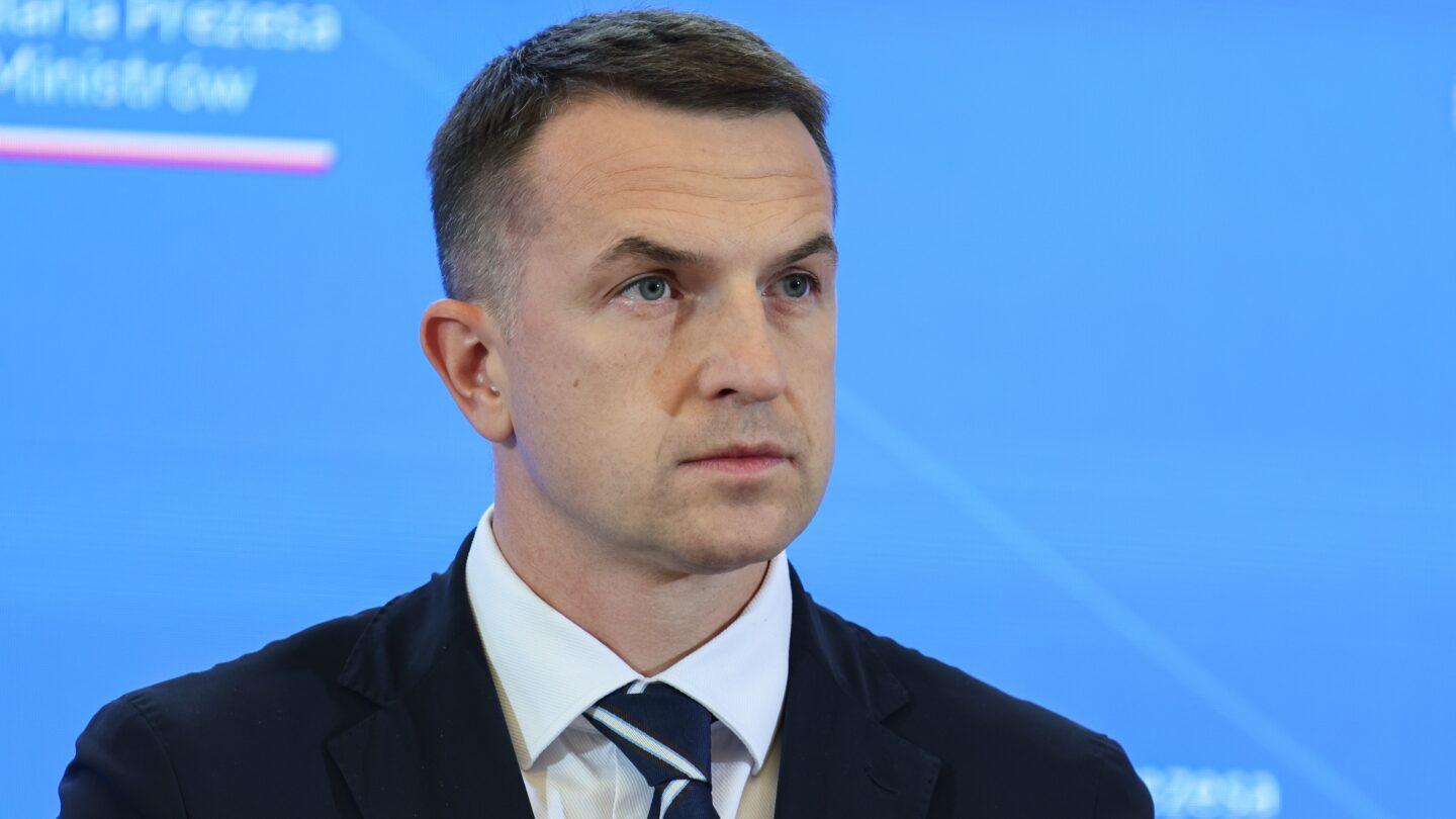Rzecznik rządu Adam Szłapka podczas konferencji prasowej, 22.09.2026 r. Fot. PAP/Albert Zawada