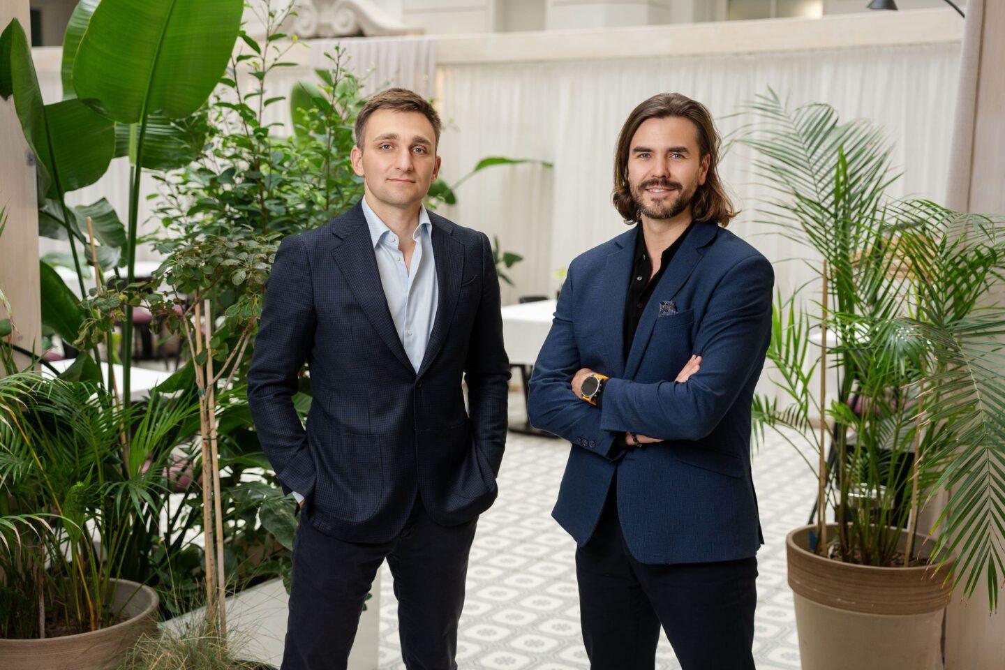 Od lewej: Grzegorz Kożuchowski (prezes i współzałożyciel GoPOS) oraz Daniel Dąbrowski (dyrektor inwestycyjny w Spire Capital Partners)