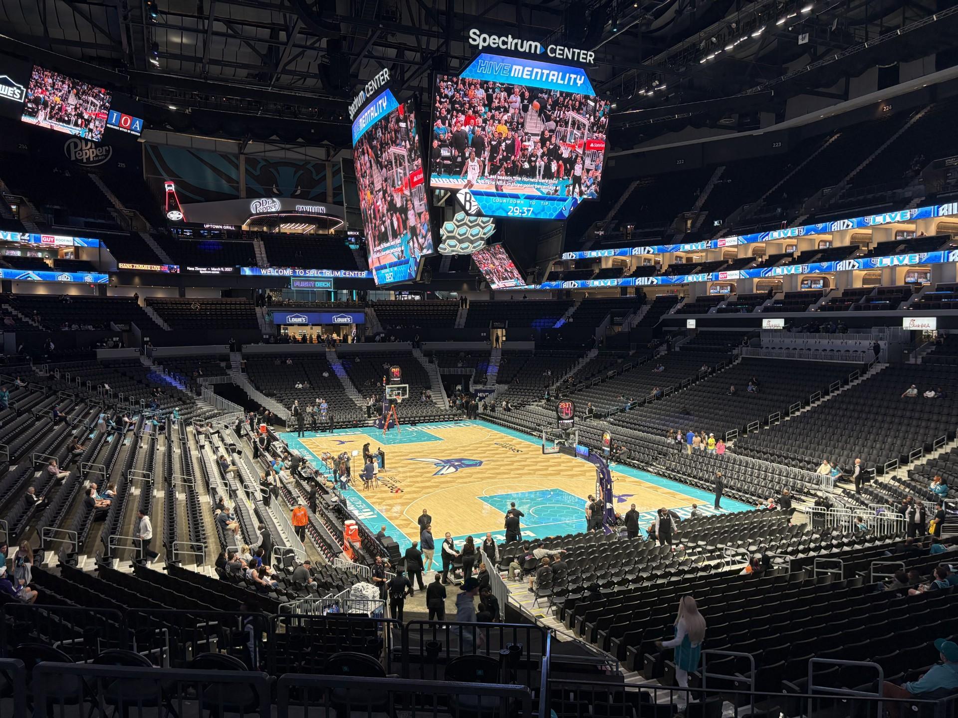 Hala Charlotte Hornets z perspektywy widowni