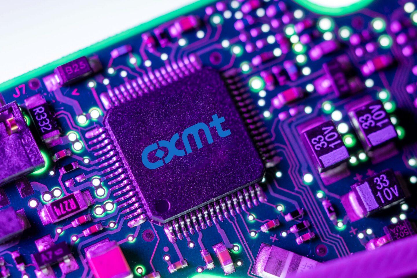 Moduł pamięci z logo CXMT