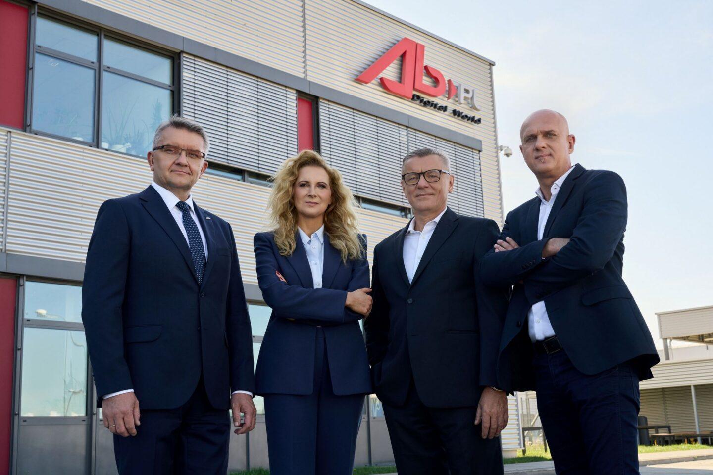 Zarząd AB: Grzegorz Ochędzan, Patrycja Gawarecka, Zbigniew Mądry i Jarosław Słowiński