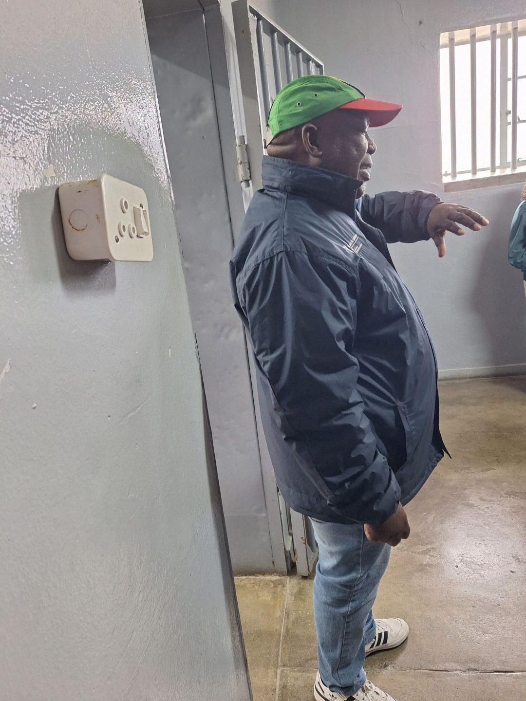 RPA, Robben Island, Kgotso.były więzień polityczny w RobbenIsland