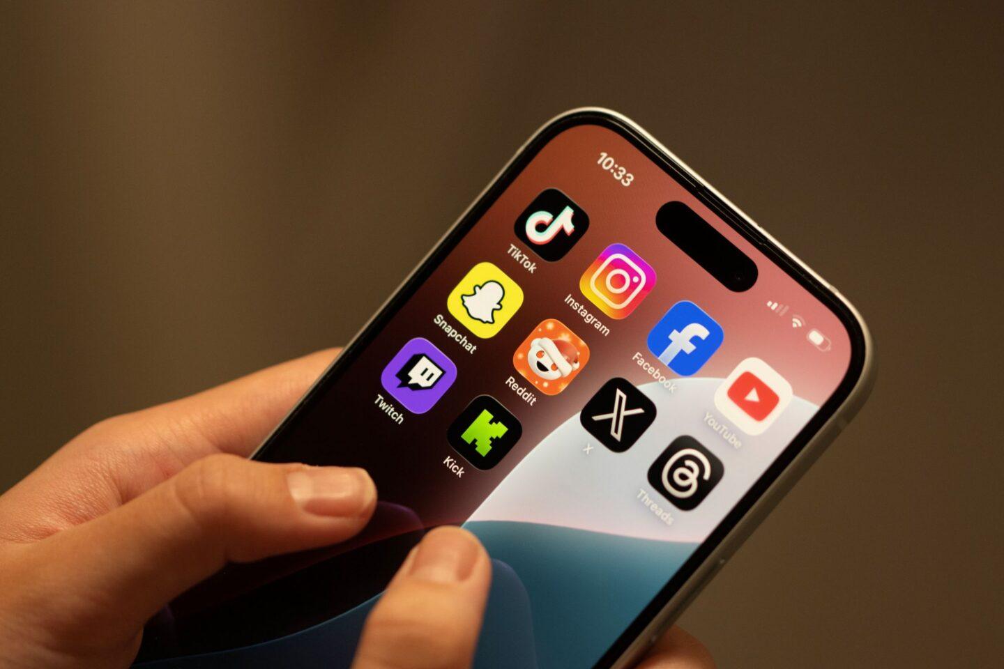Aplikacje mediów społecznościowych na smartfonie