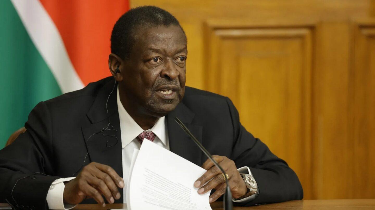 Pierwszy sekretarz gabinetu i minister spraw zagranicznych Kenii Musalia Mudavadi. Fot. Tatyana Makeyeva/AFP/POOL/Getty Images