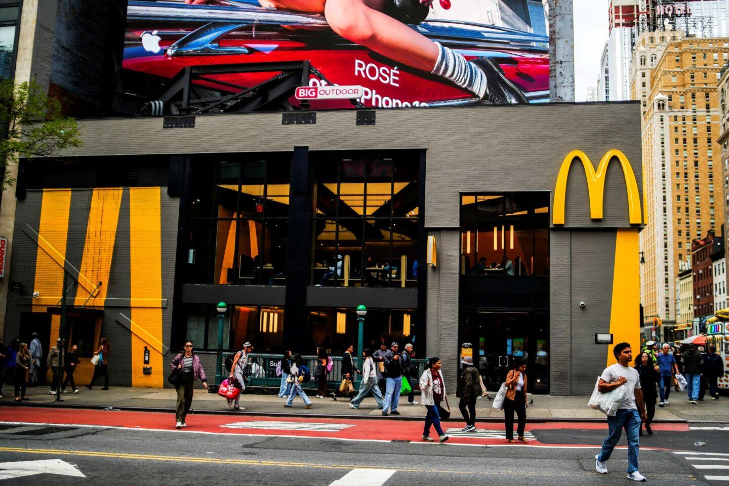 Restauracja McDonald's na Times Square w Nowym Jorku