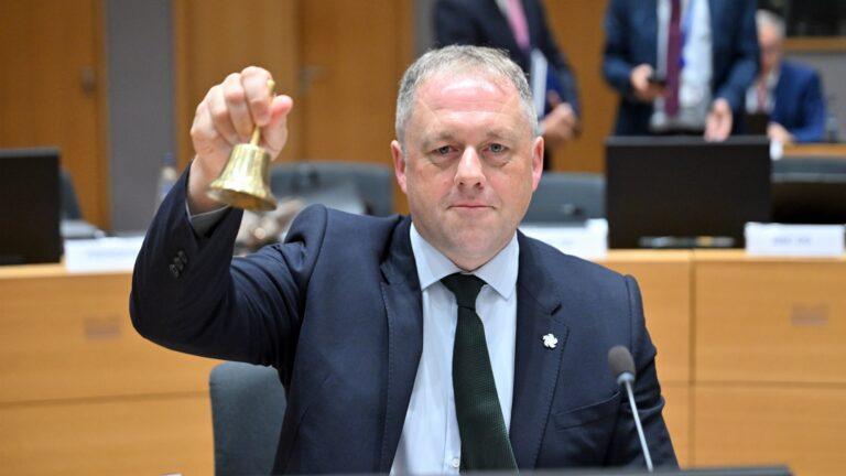 Irlandzki minister ds. europejskich Thomas Byrne. Fot. Dursun Aydemir/Anadolu via Getty Images