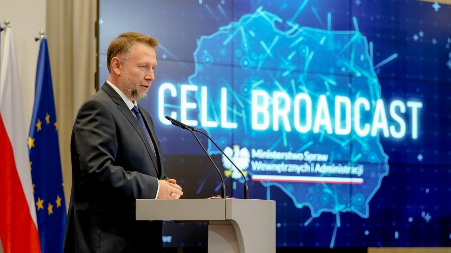 Minister spraw wewnętrznych i administracji Marcin Kierwiński podczas uroczystości podpisania listu intencyjnego ws. Cell Broadcast. Fot. mat. prasowe resortu