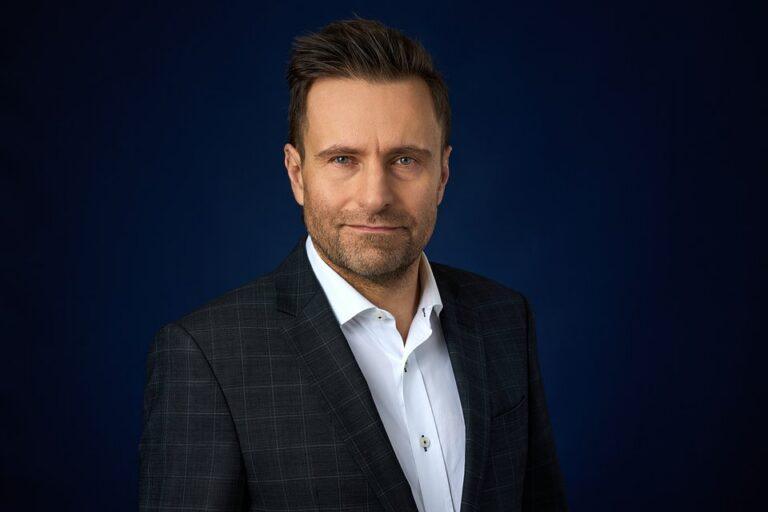 Maciej Herman, dyrektor zarządzający firmą Wedel przyznaje, że wartość rynku słodyczy czekoladowych rośnie, jednak wolumenowa sprzedaż tych produktów spada./ fot. materiały prasowe Wedel