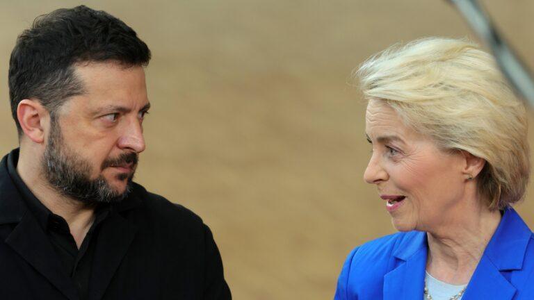 Prezydent Ukrainy Wołodymyr Zełenski i szefowa KE Ursula von der Leyen. Fot. EPA/OLIVIER MATTHYS Dostawca: PAP/EPA.