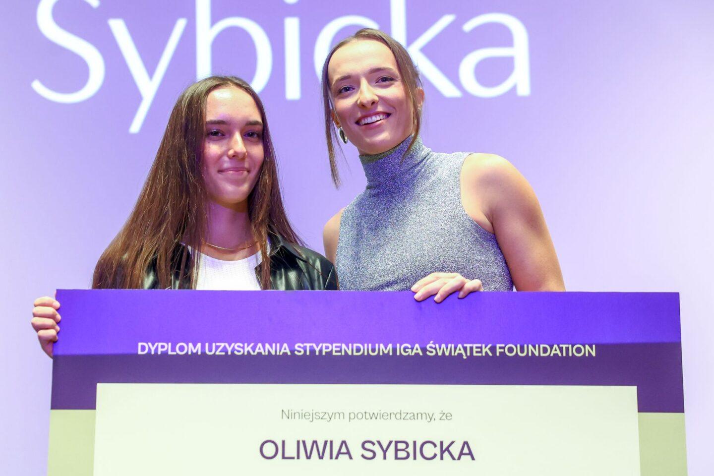 Oliwia Sybicka i Iga Świątek, polskie tenisistki